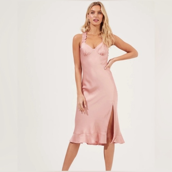 Revolve Cross Back Ruffle Strap Dress Blush
ASTR the Label Retro Old Hollywood - Picture 7 of 9
